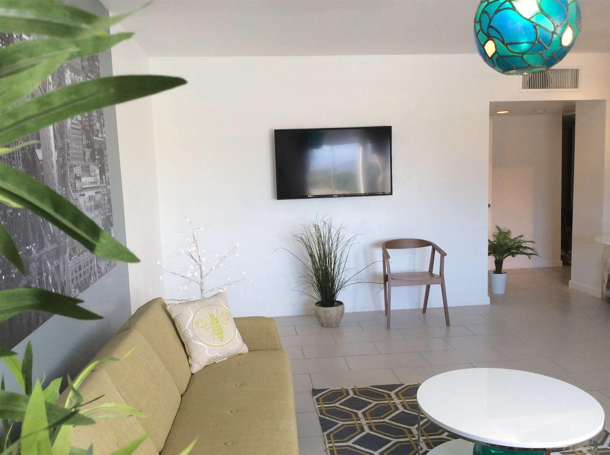 Modern Downtown Condo Palm Springs Exteriör bild