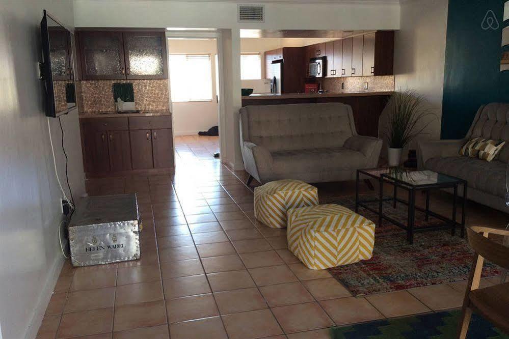 Modern Downtown Condo Palm Springs Exteriör bild