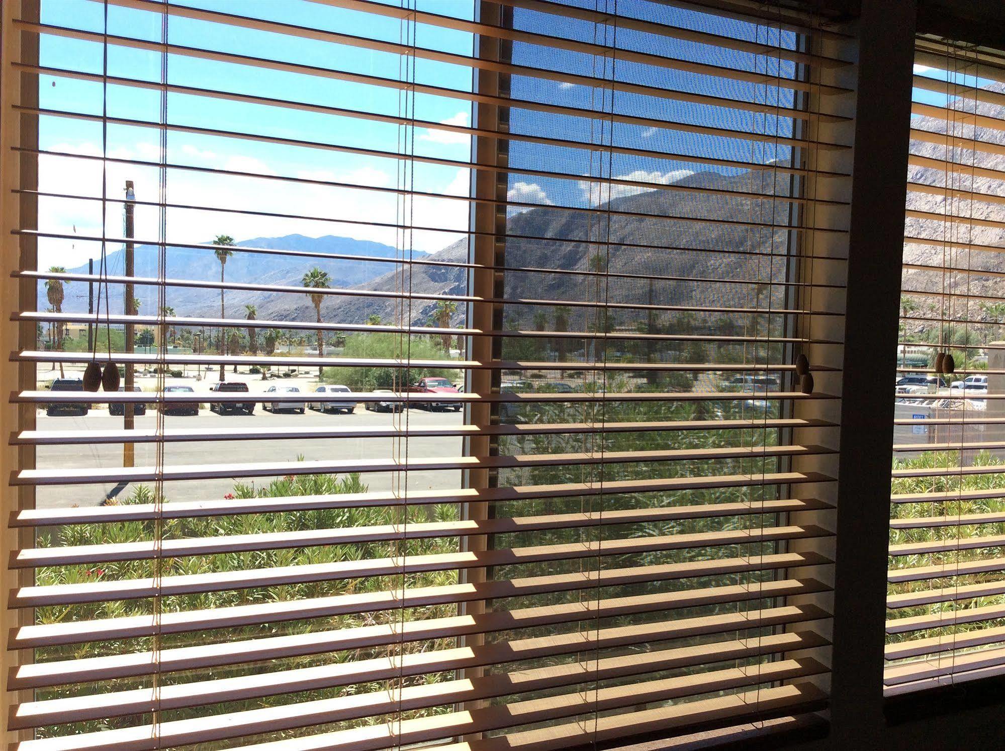 Modern Downtown Condo Palm Springs Exteriör bild