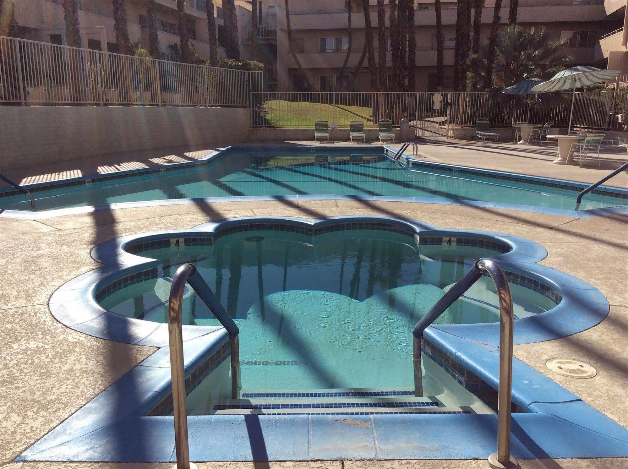 Modern Downtown Condo Palm Springs Exteriör bild