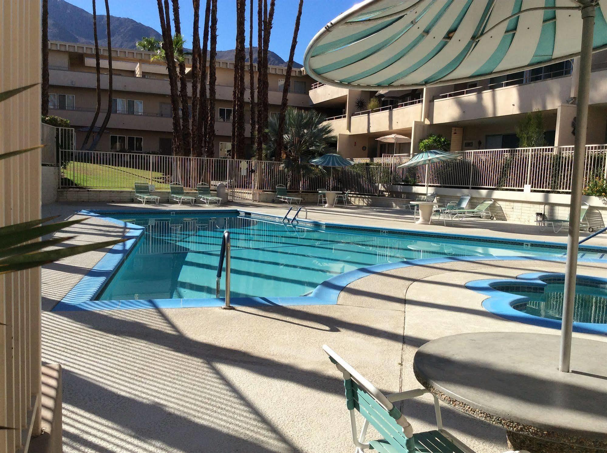 Modern Downtown Condo Palm Springs Exteriör bild
