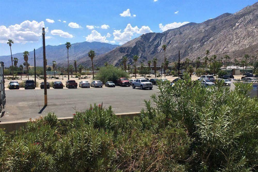 Modern Downtown Condo Palm Springs Exteriör bild